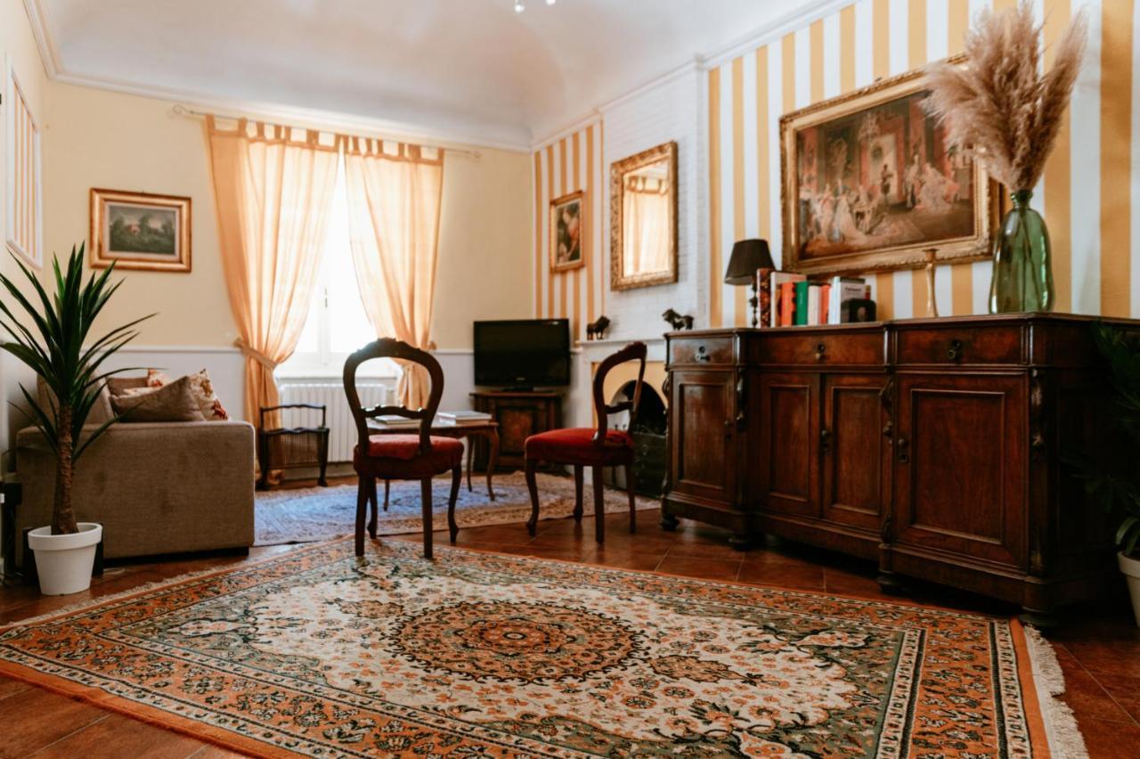 La Foresteria Di Palazzo Picedi Benettini Sarzana Extérieur photo