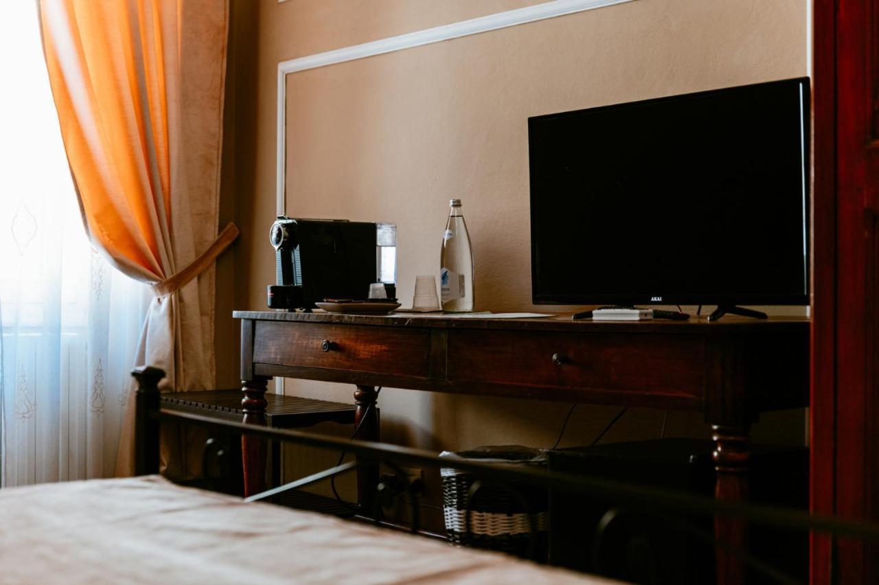 La Foresteria Di Palazzo Picedi Benettini Sarzana Extérieur photo