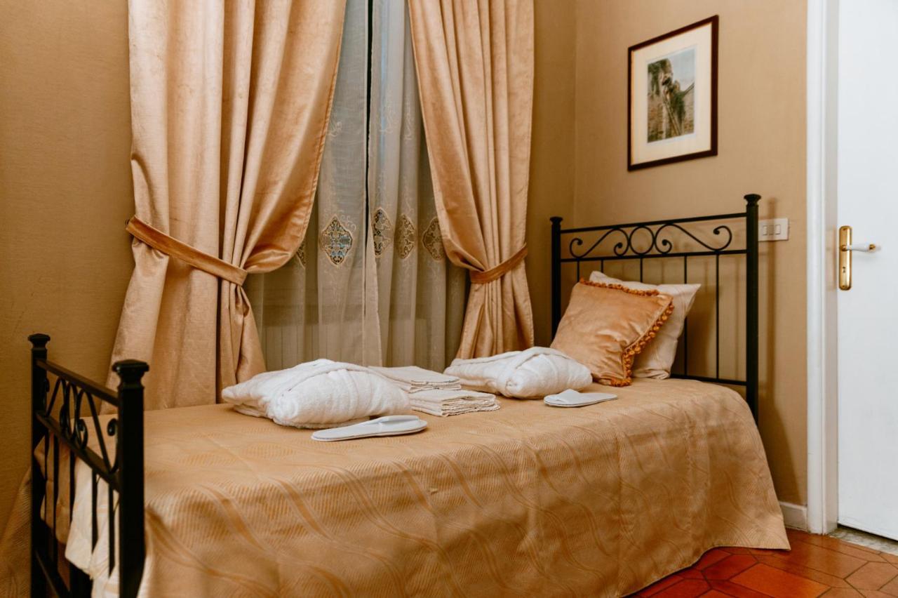 La Foresteria Di Palazzo Picedi Benettini Sarzana Extérieur photo