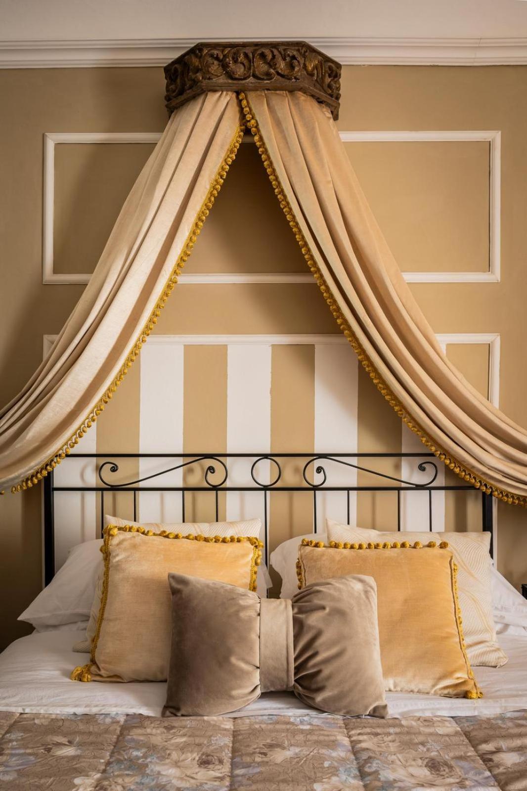 La Foresteria Di Palazzo Picedi Benettini Sarzana Extérieur photo