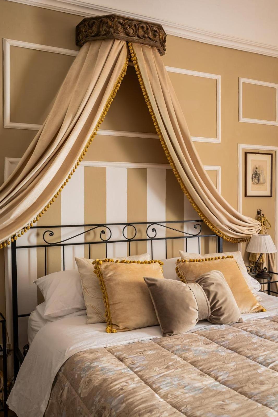 La Foresteria Di Palazzo Picedi Benettini Sarzana Extérieur photo